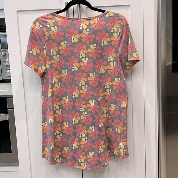 LULAROE Groovy Vibe Short Sleeve - Picture 6 of 6